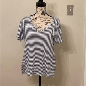 Loft medium short sleeved v neck shirt​​​​​​​​​​​​